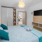 Apartment App***max
